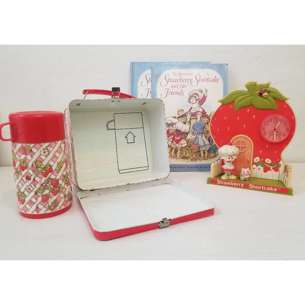 Strawberry Shortcake Metal Lunch Box, Bradley Clock, & Her Friends Books - Picture 2 of 12